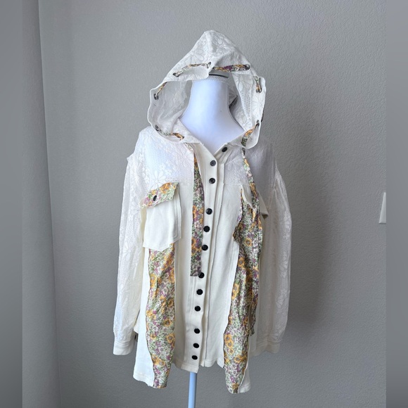 POL Floral Material & Lace Hooded Jacket Sz Medium NWT - Picture 4 of 16